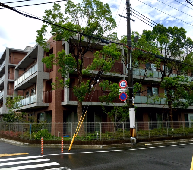 その人らしさを大切にする特養施設の看護職はヘルパー時給1650円~|尼崎市大島