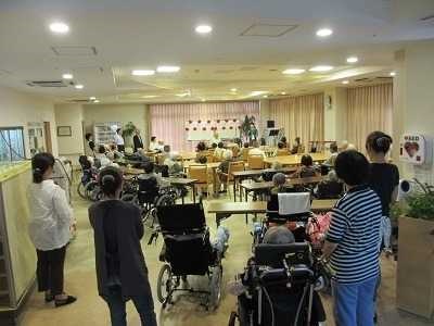 正社員|無資格・未経験~月給20万以上|有料老人ホーム介護ヘルパー|東園田