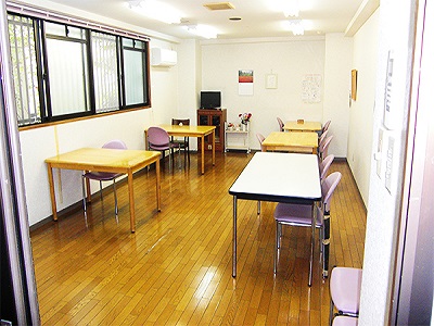 実務者時給1320円の介護職|有料老人ホーム|川西能勢口駅近