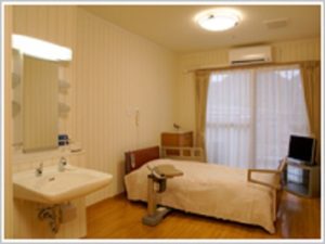 実務者研修修了時給1350円の特養介護職|人材育成◎|川西一庫