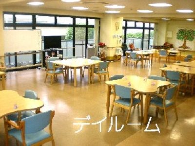 《吹田南千里》無資格時給1150円☆紹予のデイ介護職