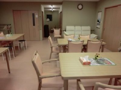 《葛城市》未経験~時給1150円☆日勤のみデイ介護職