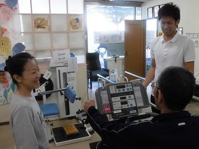 ≪神戸湊川駅近≫初任者～時給1250円☆デイ介護職